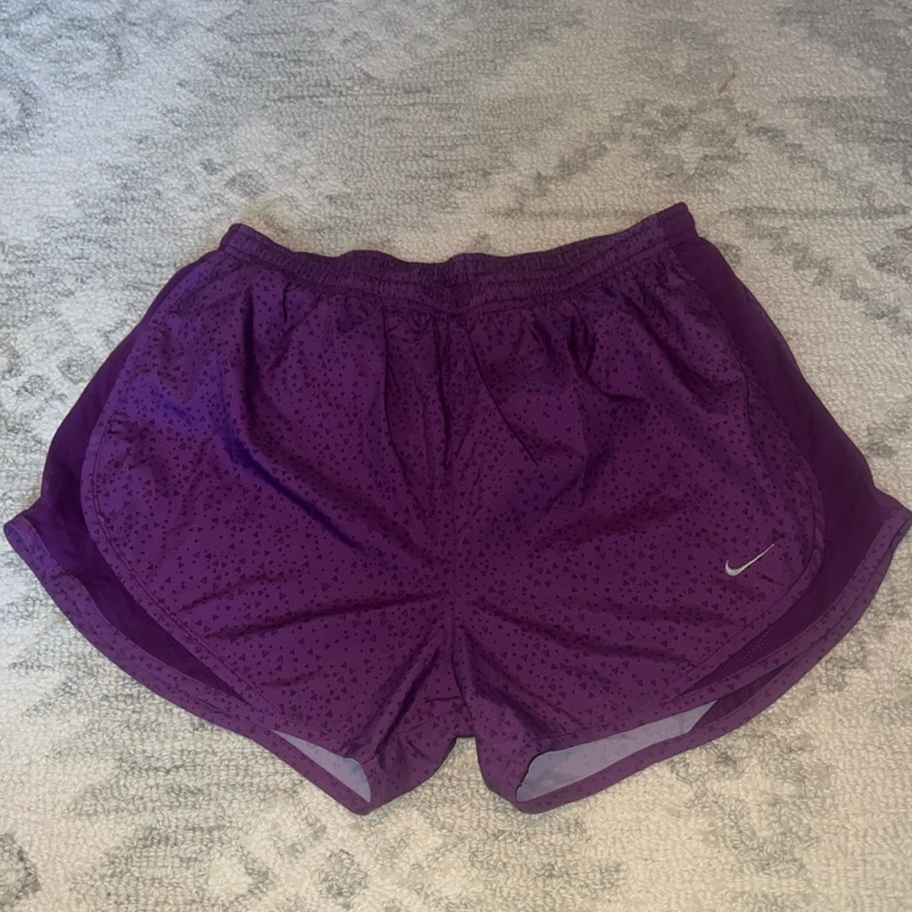 Nike tempo short